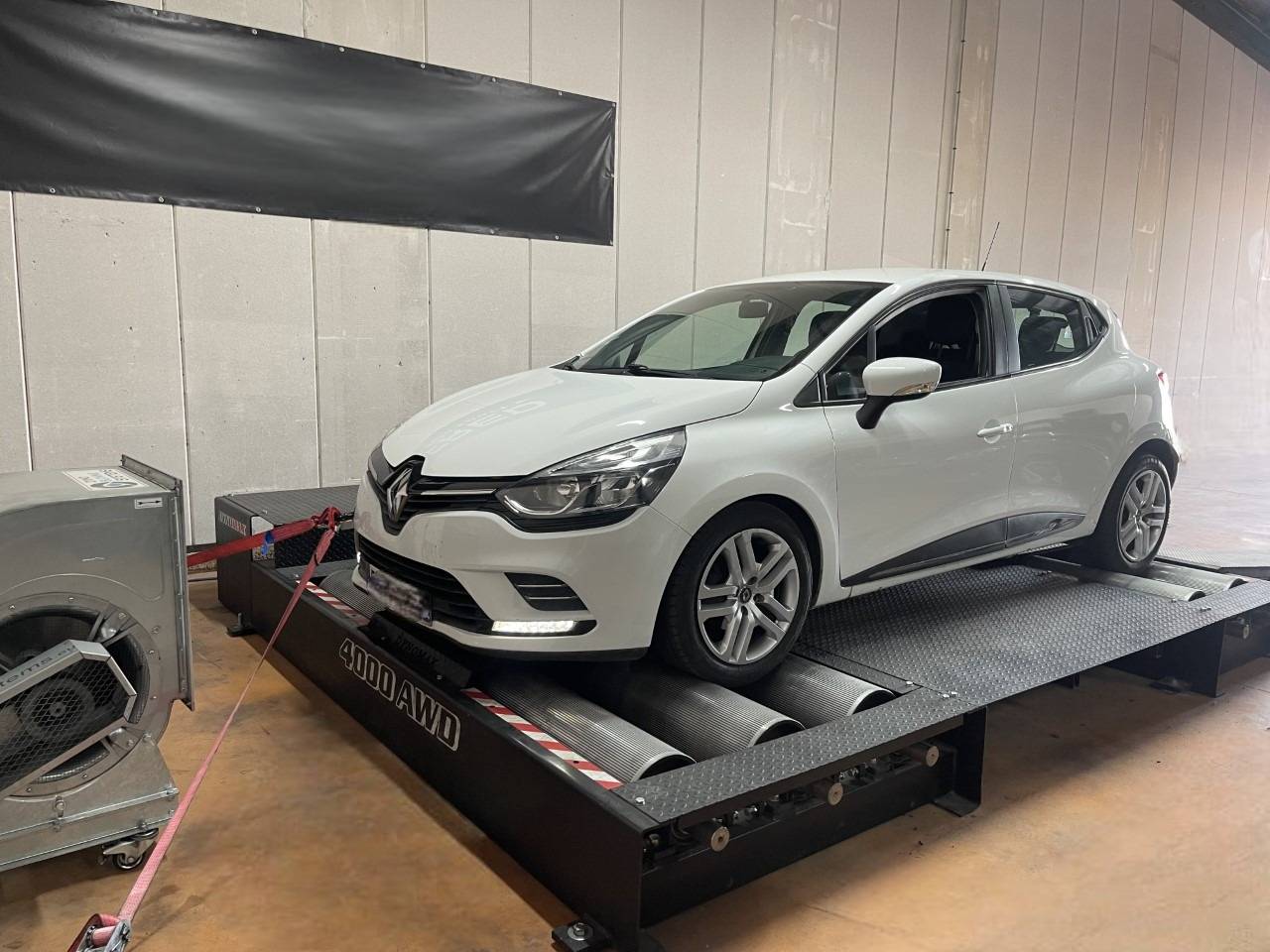 Reprogrammation moteur Stage 1 Renault clio 4 1.5 dci 75cv  / DPR performance Clermont l'Hérault proche de Millau